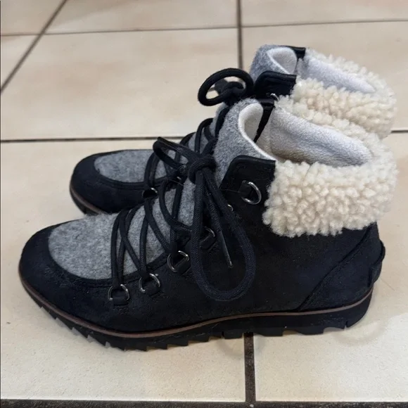 Sorel Black and Gray Fleece-Lined Boots - Picture 3 of 9